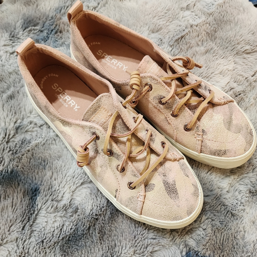 Women's Sperry Crest Vibe Camo Blush Pink Leather Lace Up Low Top Sneakers 7 NEW